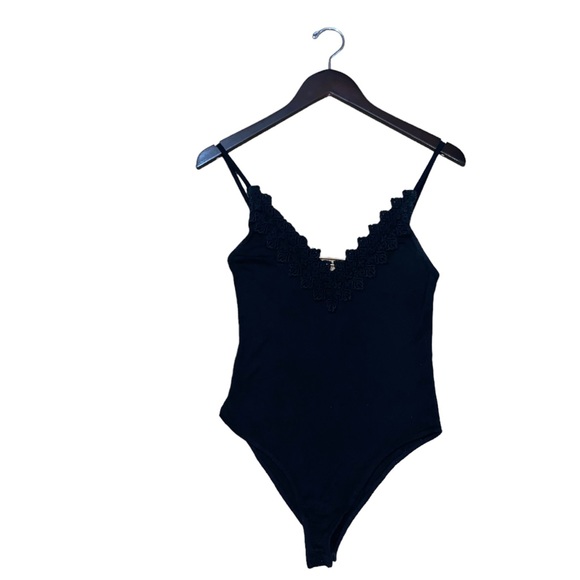 Intimately Free People Gia Black Lace V-Neck Soft Stretch Knit Bodysuit Size M - Picture 6 of 16